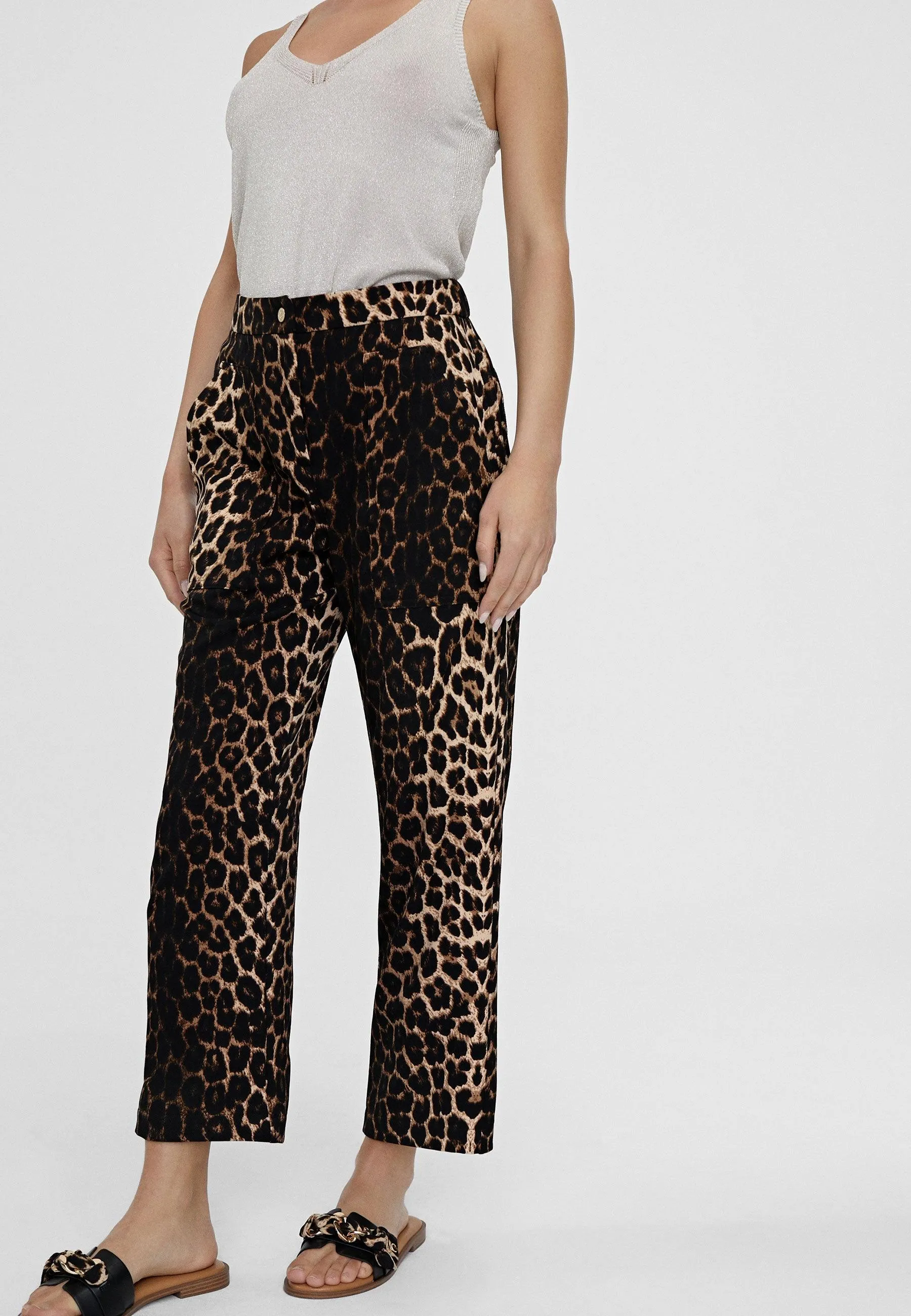 Animal print cropped trousers