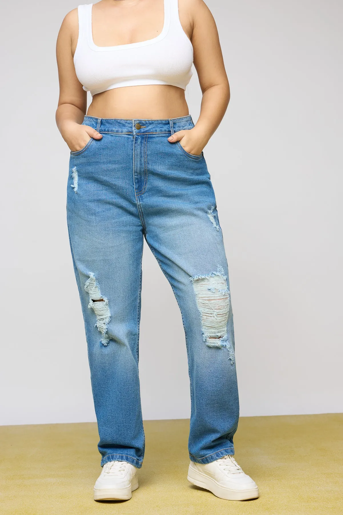 Classic Charm Curve Mom Fit Jeans