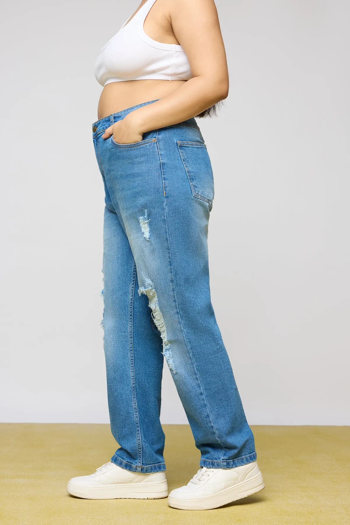 Classic Charm Curve Mom Fit Jeans