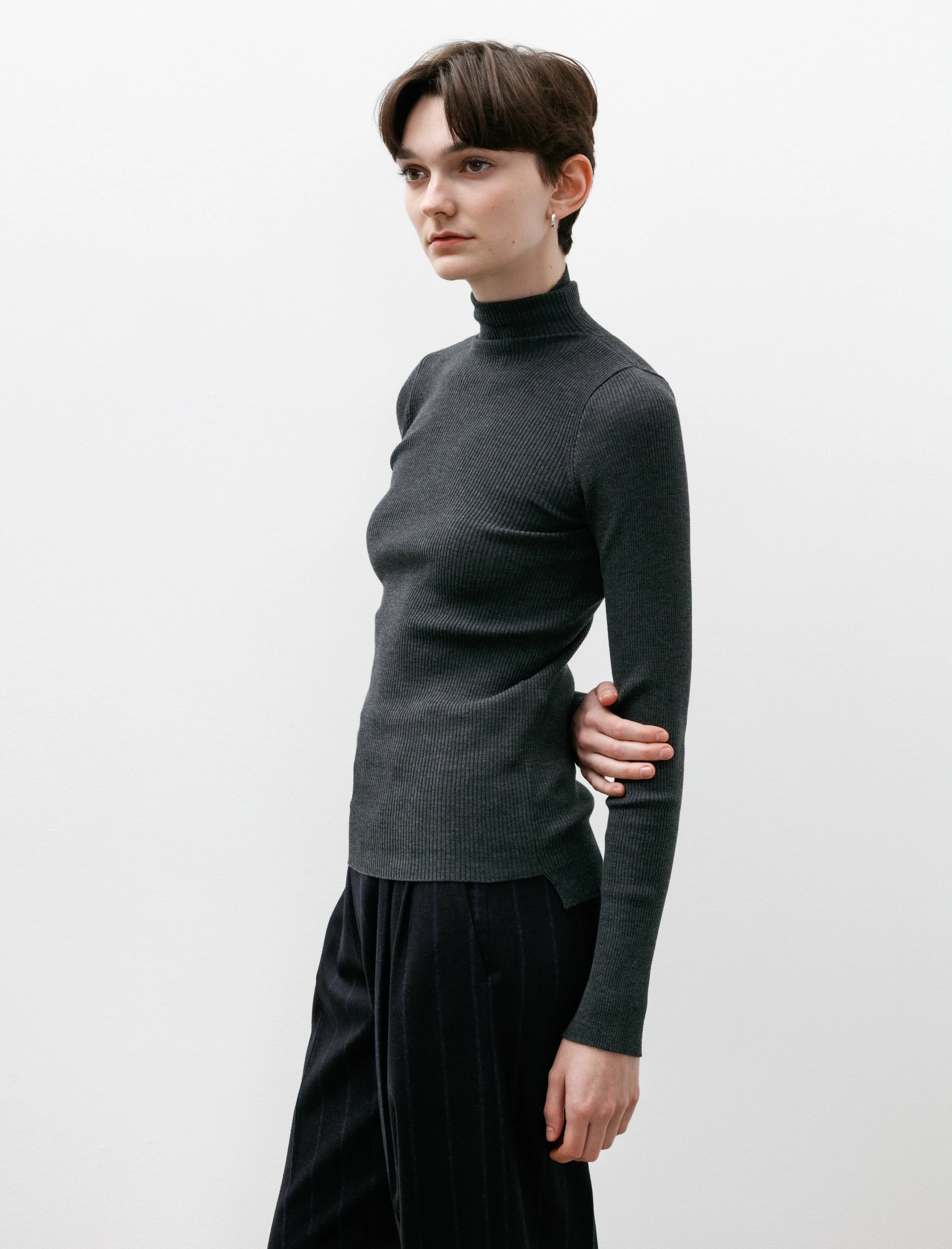 Super Fine Wool High Gauge Rib Turtleneck Charcoal