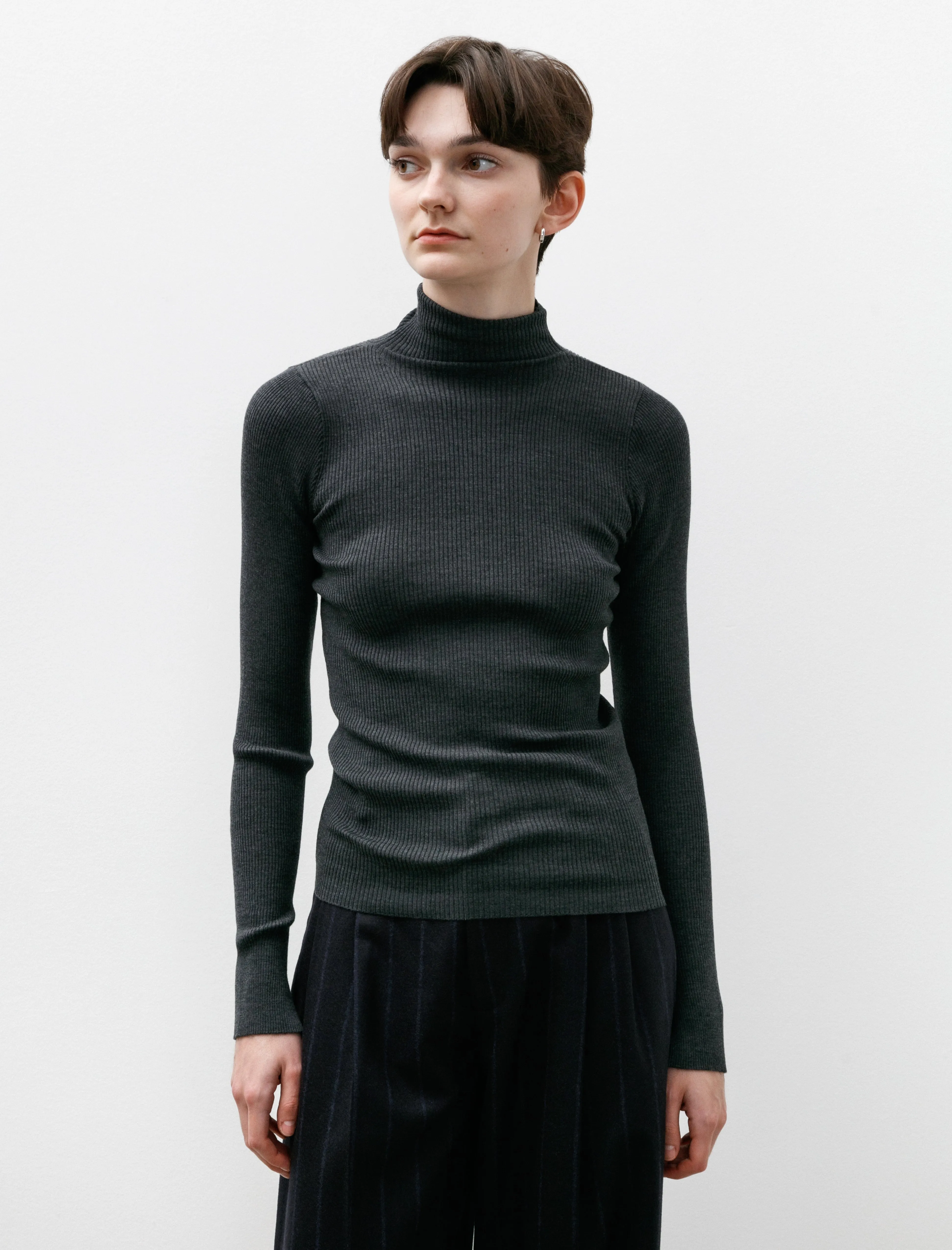 Super Fine Wool High Gauge Rib Turtleneck Charcoal