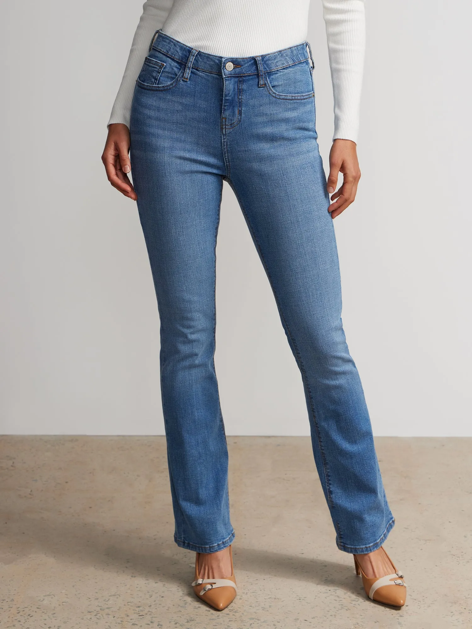 Tall Essential Mid-Rise Bootcut Jeans