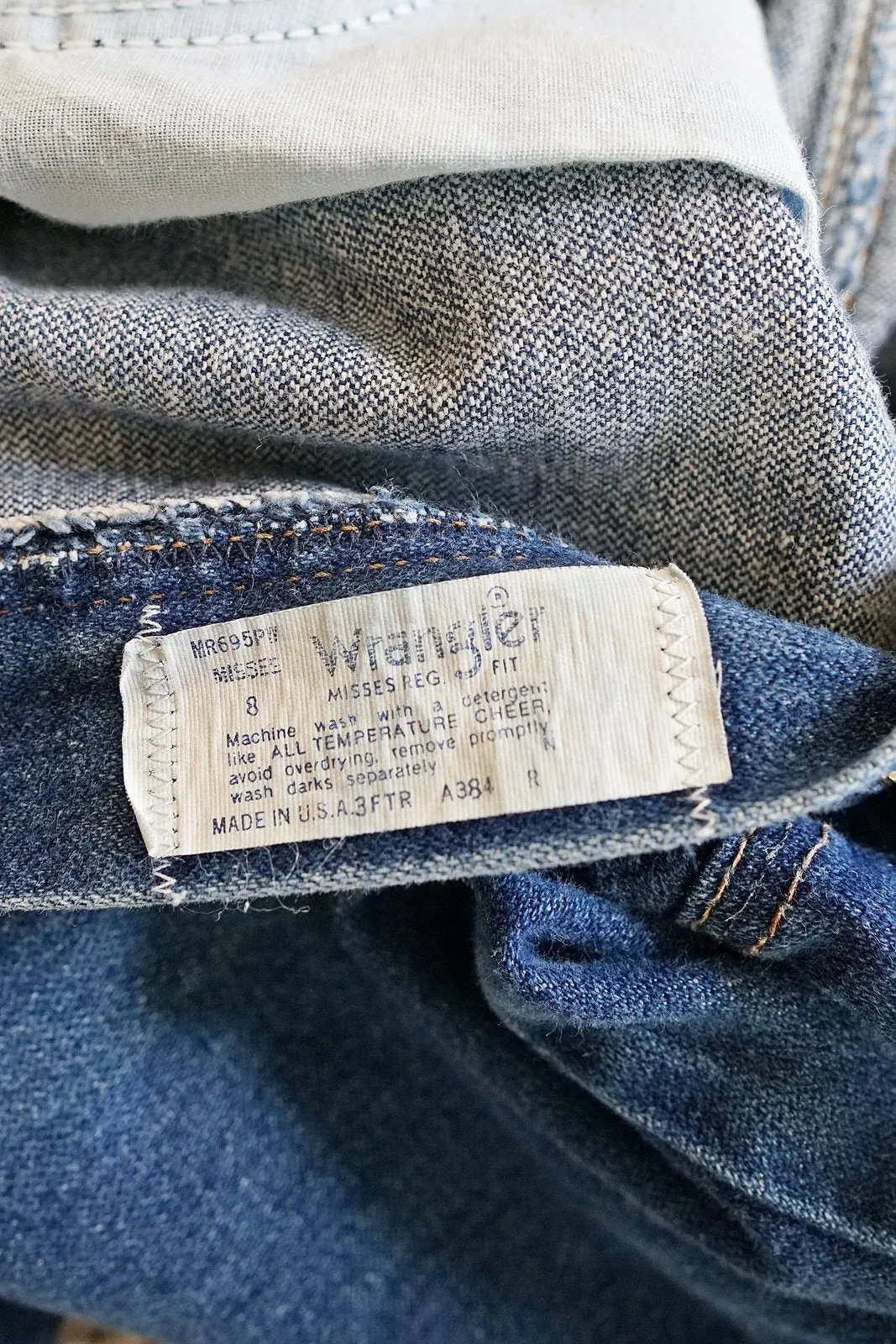 Vintage Wrangler Jeans - 27" Waist