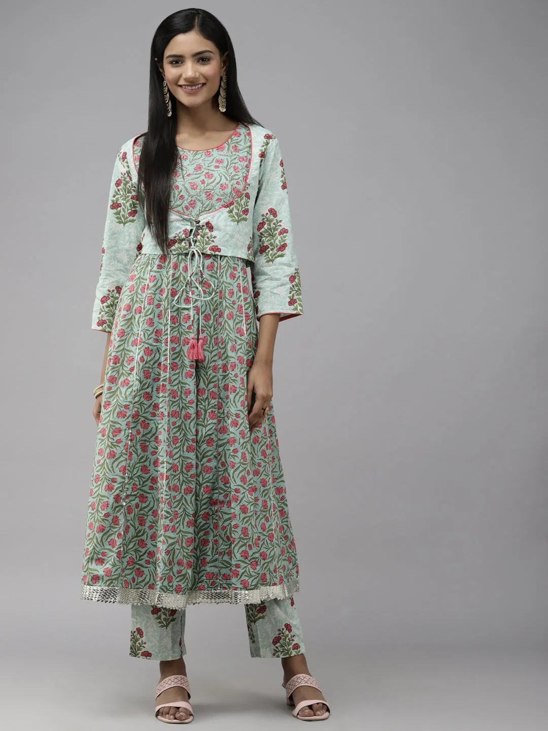 Women Green And Blue Floral Printed Panelled Pure Cotton Kurta With Trousers