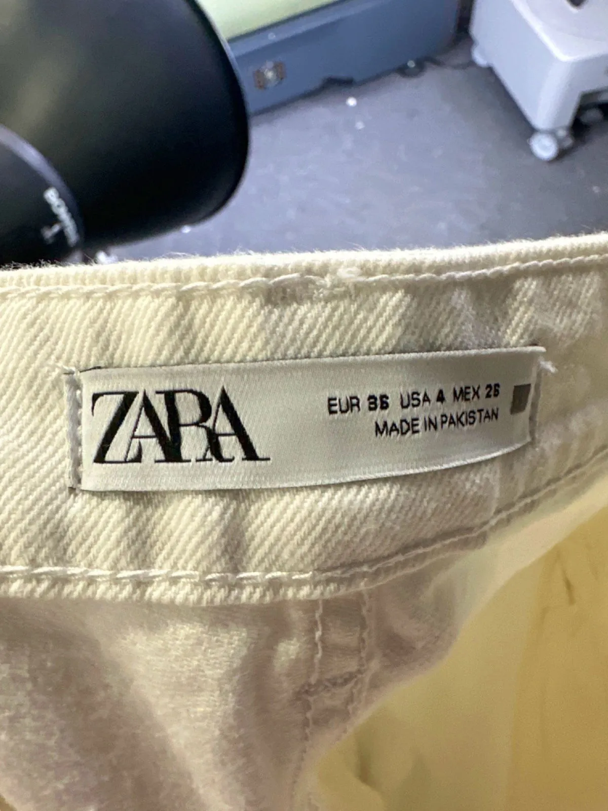 Zara White High-Waisted Jeans UK 8